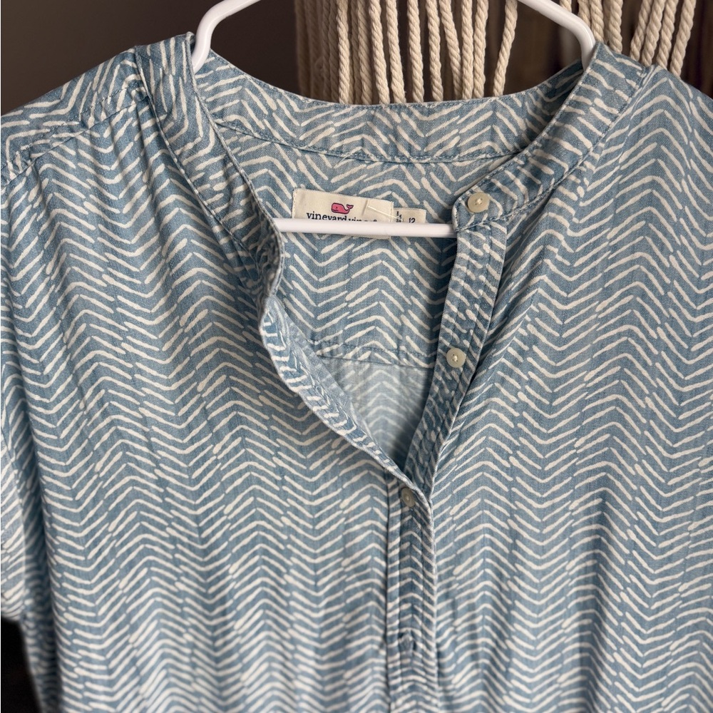 Vineyard Vines Printed Chambray Margo Dress in the Chevron/Jake Blue pattern - Picture 4 of 6